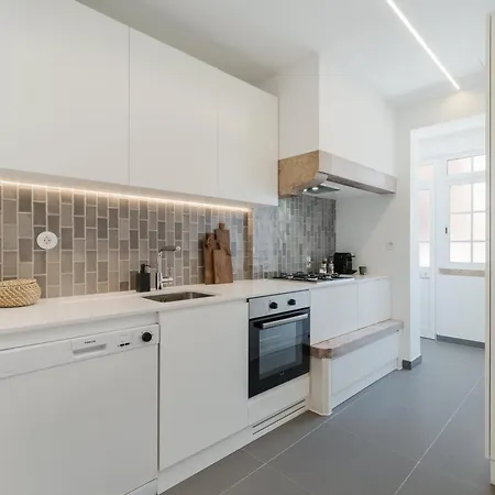 Typical 2br In Campolide Lissabon