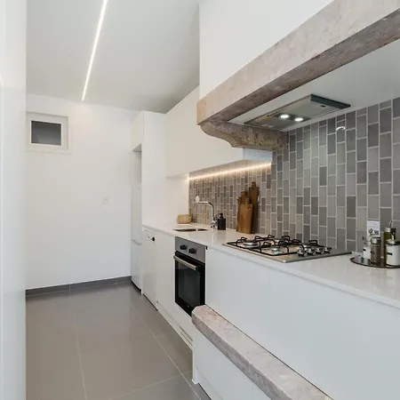 Typical 2br In Campolide * Lissabon