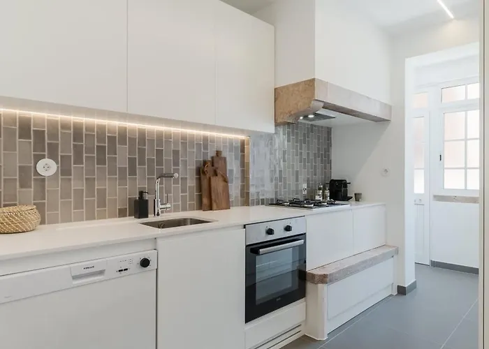 Typical 2br In Campolide Lissabon