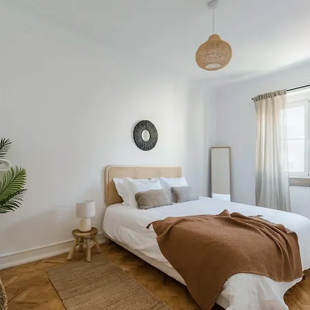 Typical 2br In Campolide Apartman Lisboa