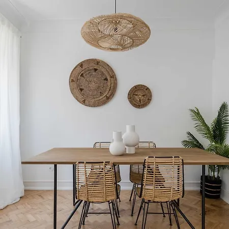 Typical 2br In Campolide Apartman Lisboa