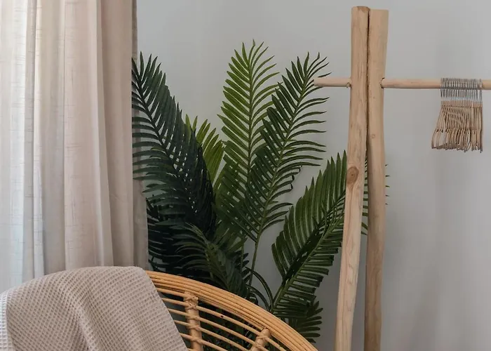 Typical 2br In Campolide Apartament