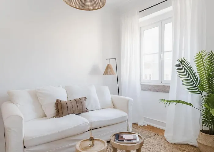 Typical 2br In Campolide Lisboa