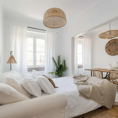 Typical 2br In Campolide Apartman